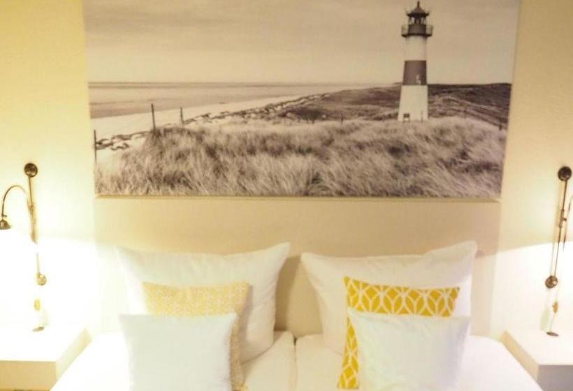 پانسیون Wagenknecht Dreibettzimmer 15