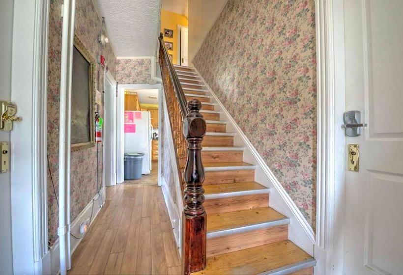 הוסטל Hi Charlottetown Backpacker S Inn