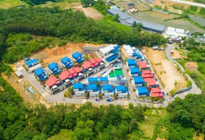 Resort Paju Obladi Pool Villa