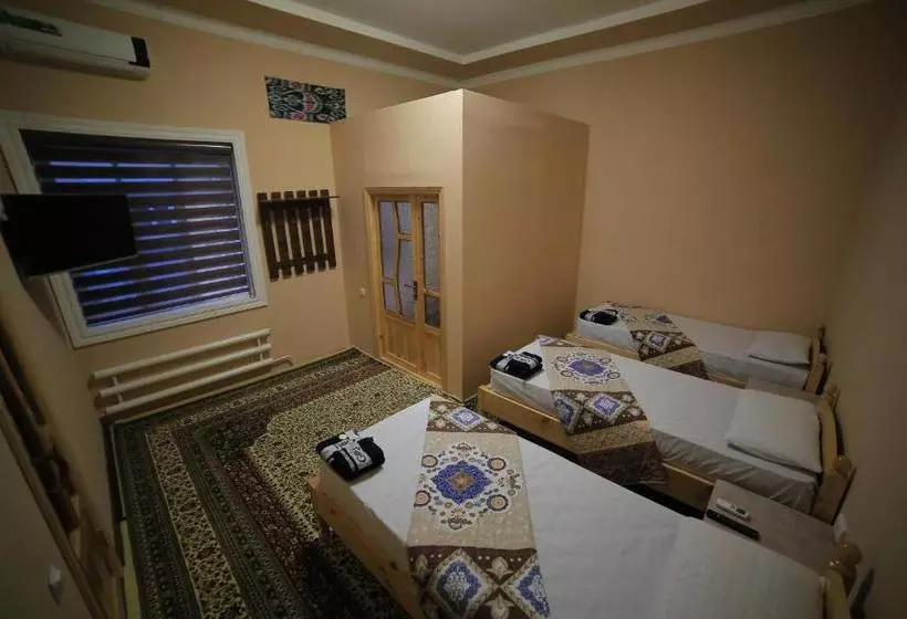 پانسیون Parviz Guest House