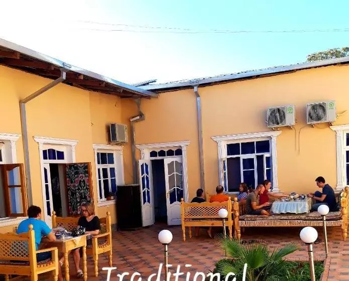 پانسیون Parviz Guest House