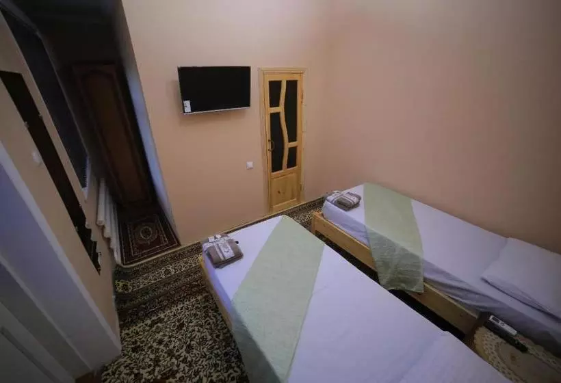 پانسیون Parviz Guest House