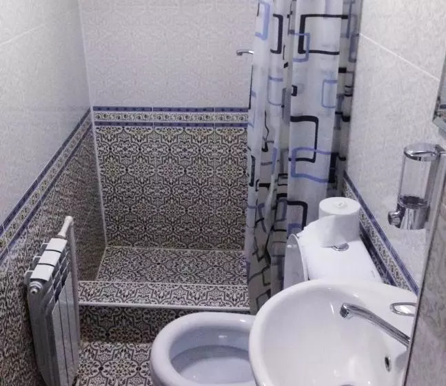 پانسیون Parviz Guest House