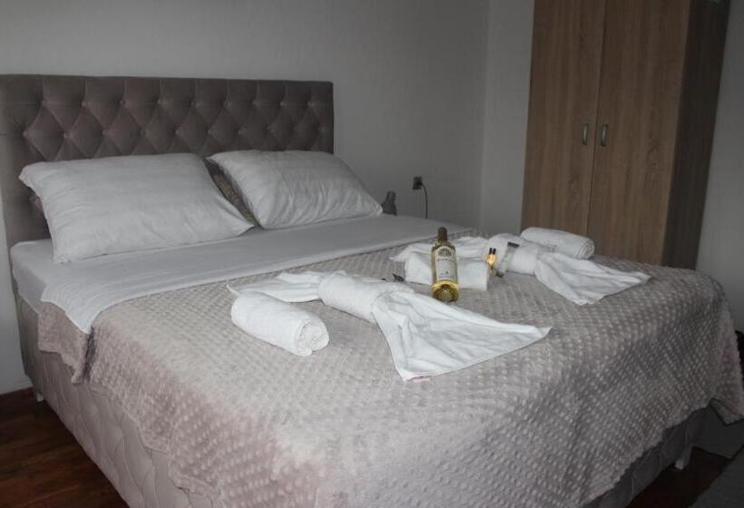 پانسیون Apartmani Ramonda