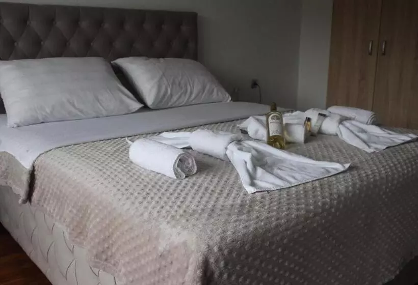 پانسیون Apartmani Ramonda