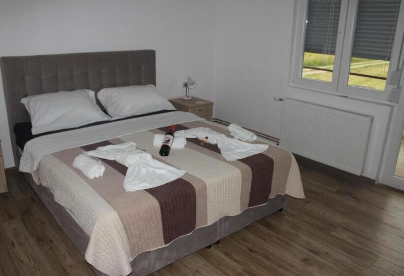 پانسیون Apartmani Ramonda