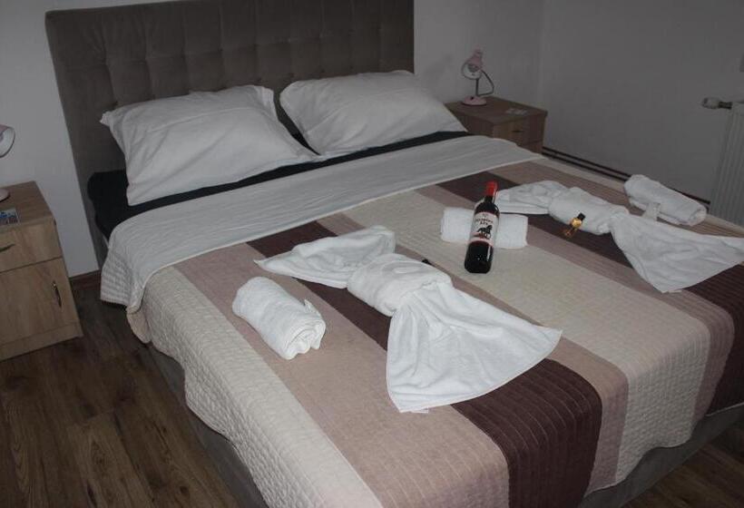 پانسیون Apartmani Ramonda