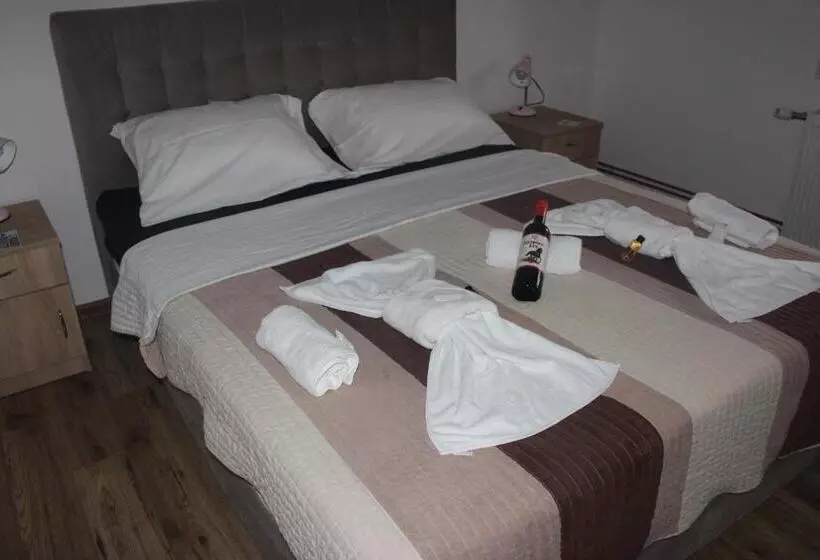 پانسیون Apartmani Ramonda