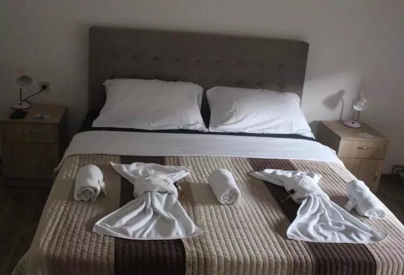 پانسیون Apartmani Ramonda