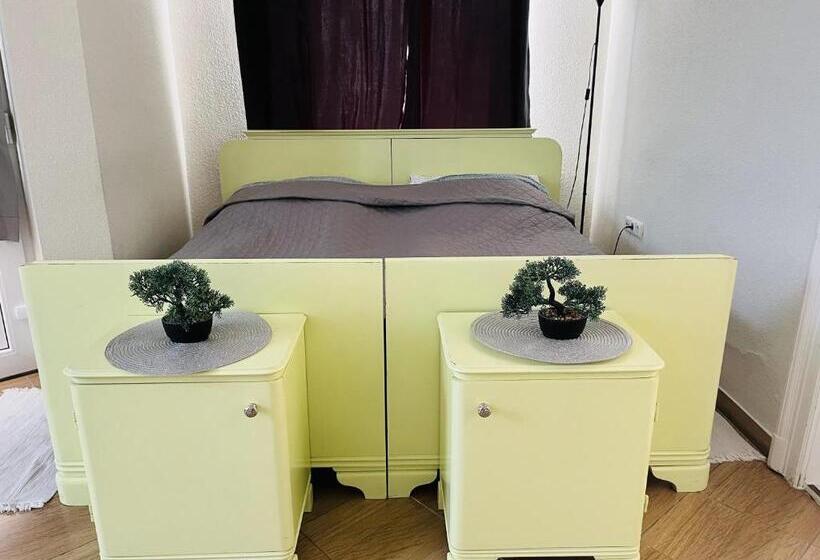 Пансион Idill Apartmanház B&b