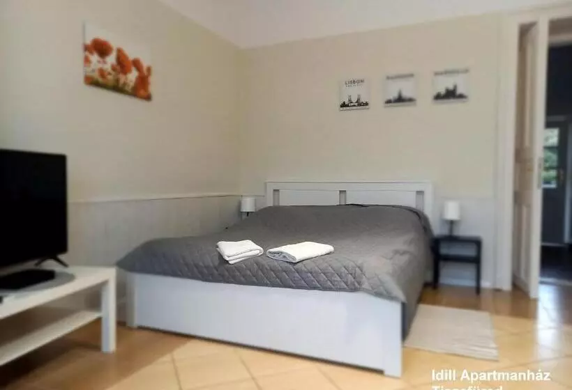 ペンション Idill Apartmanház B&b