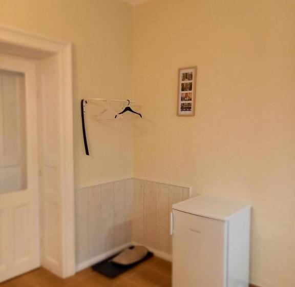 Пансион Idill Apartmanház B&b