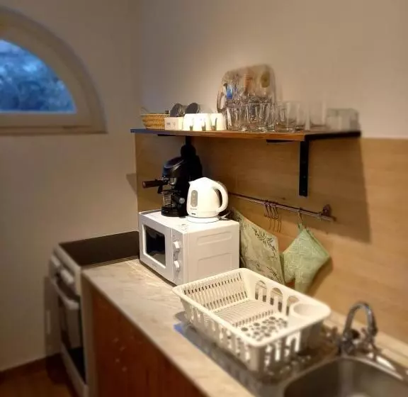 ペンション Idill Apartmanház B&b