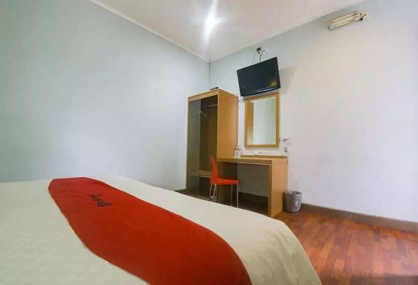 Hotel Reddoorz Plus @ Celaket