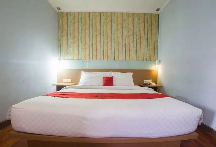 Hotel Reddoorz Plus @ Celaket