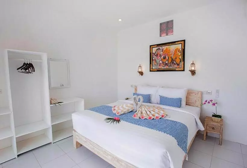 هتل The Waterfront Beach House