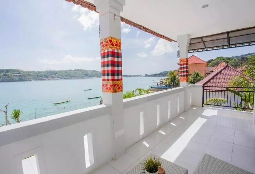 هتل The Waterfront Beach House