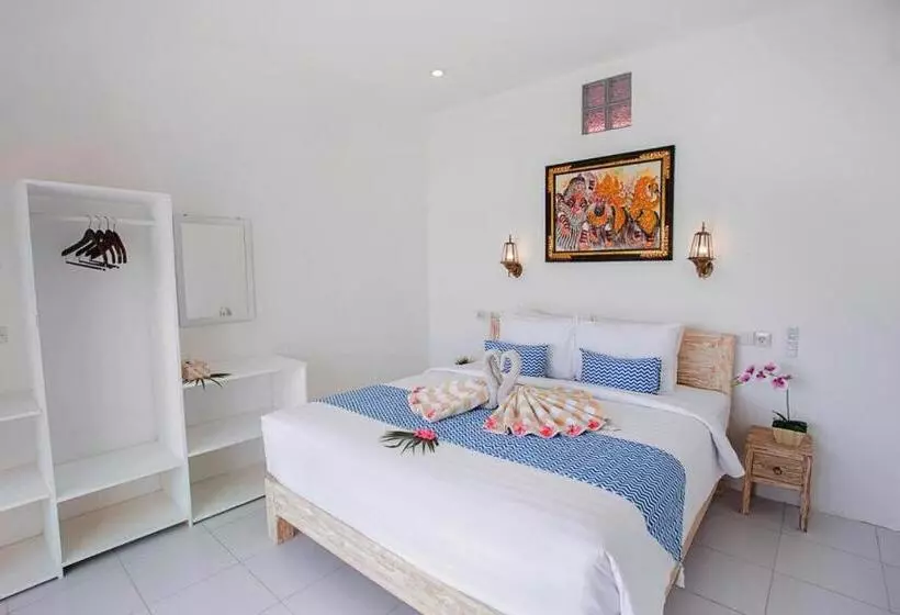 هتل The Waterfront Beach House