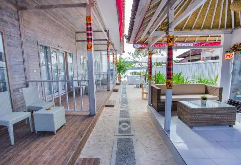 هتل The Waterfront Beach House