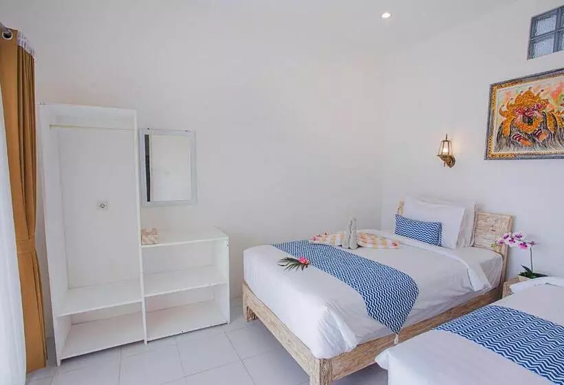 هتل The Waterfront Beach House