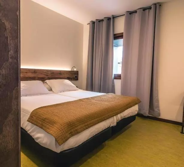 Y Estudios Dceres Estancias