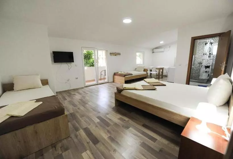 پانسیون Stella Apartments