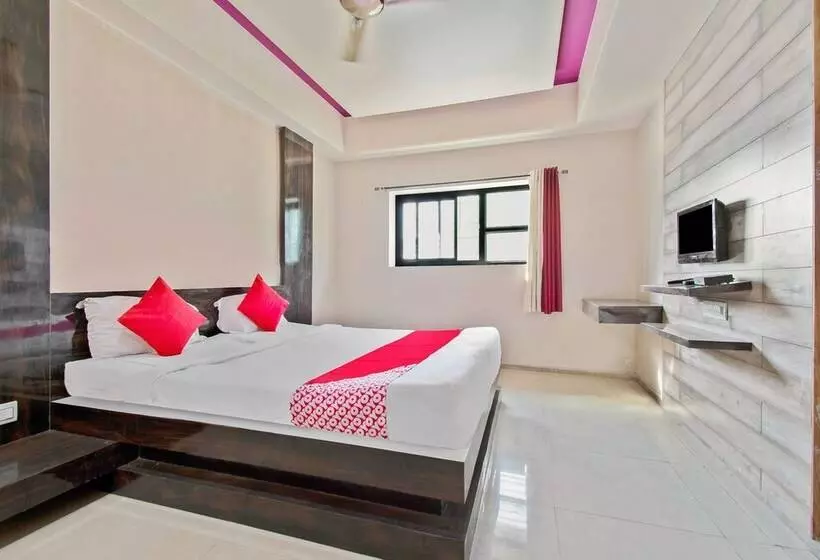 Hotelli Oyo 39761 Mayura