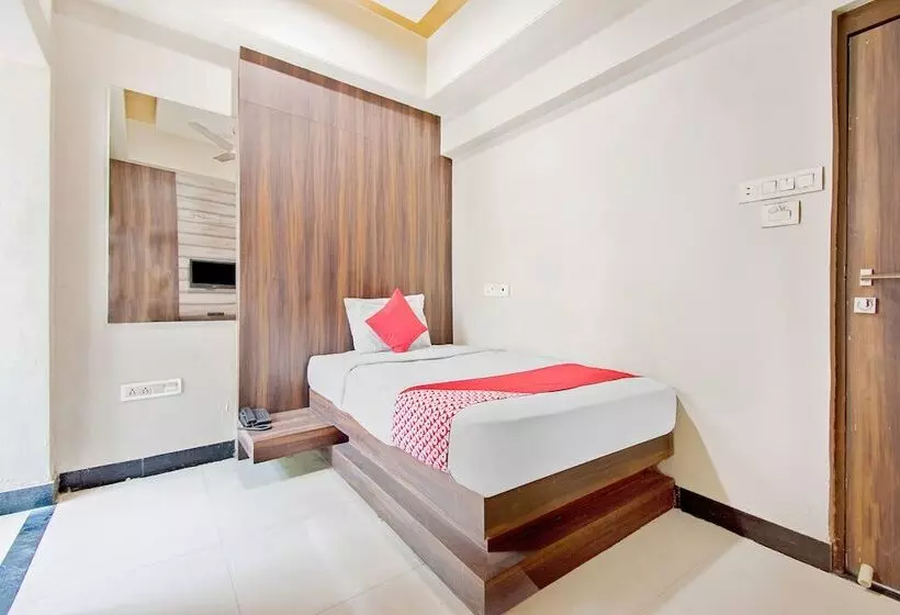 Hotelli Oyo 39761 Mayura