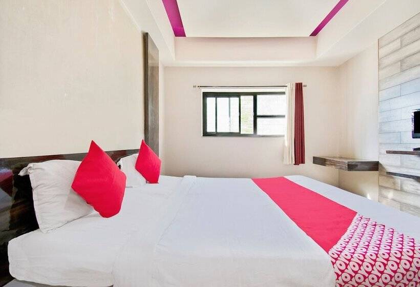 ホテル Oyo 39761 Mayura