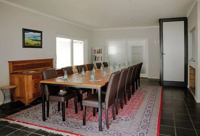 پانسیون Aan De Eike Guest House