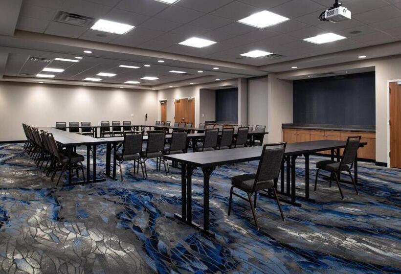 فندق Fairfield Inn & Suites By Marriott Canton