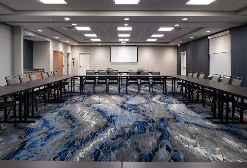 Hotelli Fairfield Inn & Suites By Marriott Canton