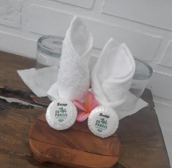 پانسیون Bali De Pardis Cottage