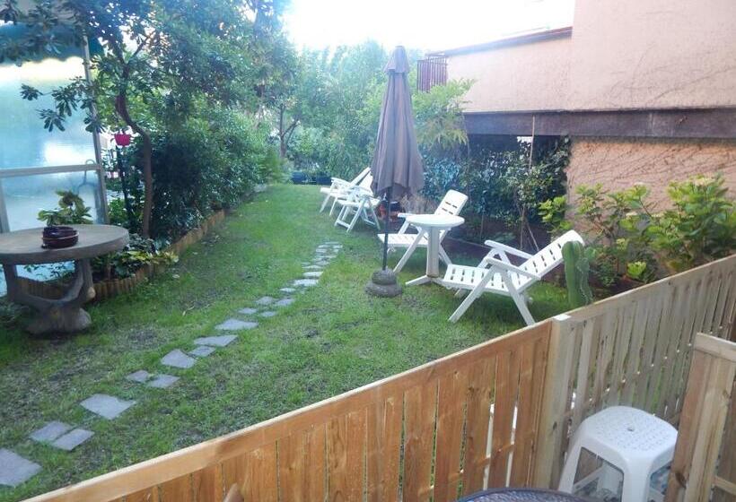 بنسيون Guest House Berzefi