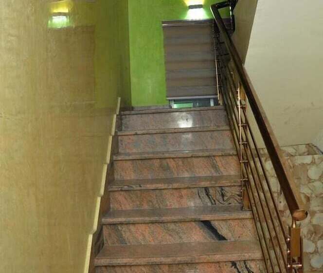 酒店 Mozida Suites