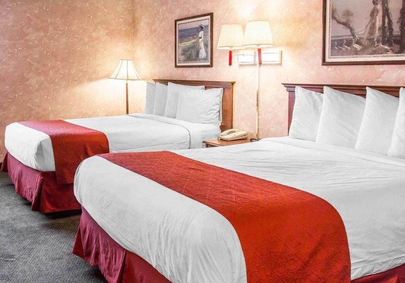 Отель Econo Lodge