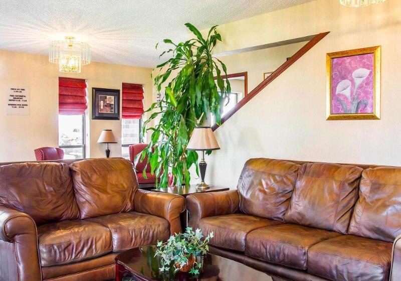 Отель Econo Lodge