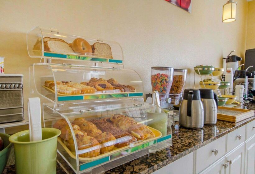 هتل Quality Inn East