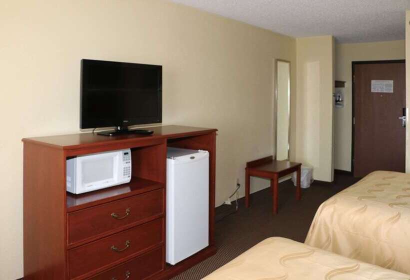 هتل Quality Inn East