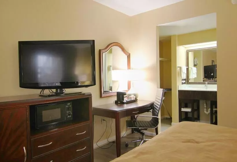 ホテル Quality Inn & Suites Franklin