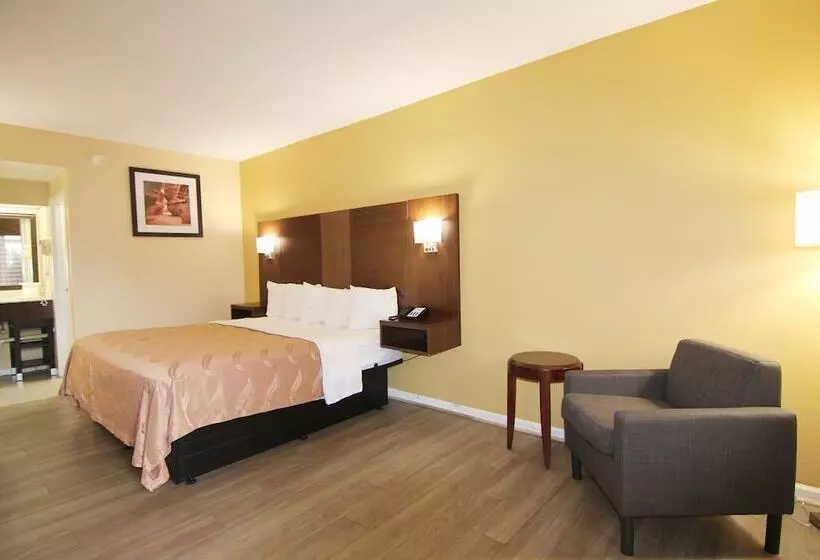 ホテル Quality Inn & Suites Franklin