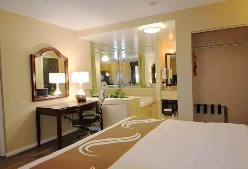 ホテル Quality Inn & Suites Franklin