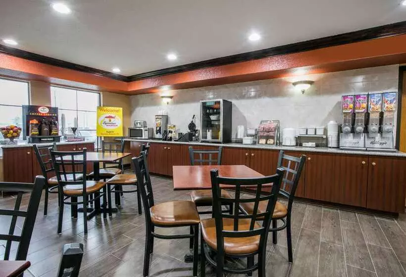 ホテル Super 8 By Wyndham Farmers Branch/north Dallas