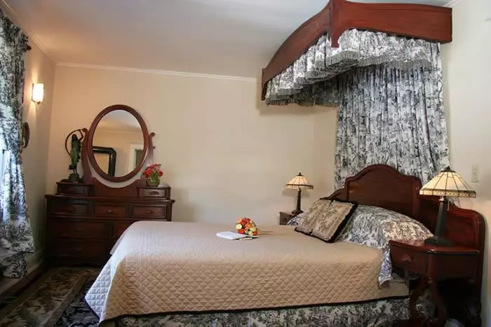 تختخواب و صبحانه Eureka Street Inn