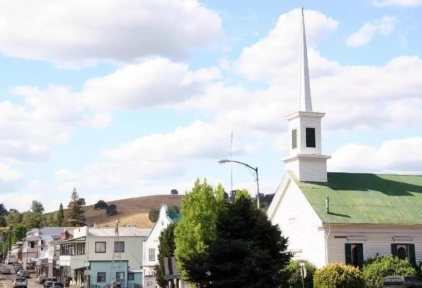 تختخواب و صبحانه Eureka Street Inn