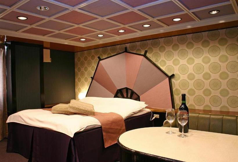 בית מלון כפרי Chapel Story Sakaihigashi