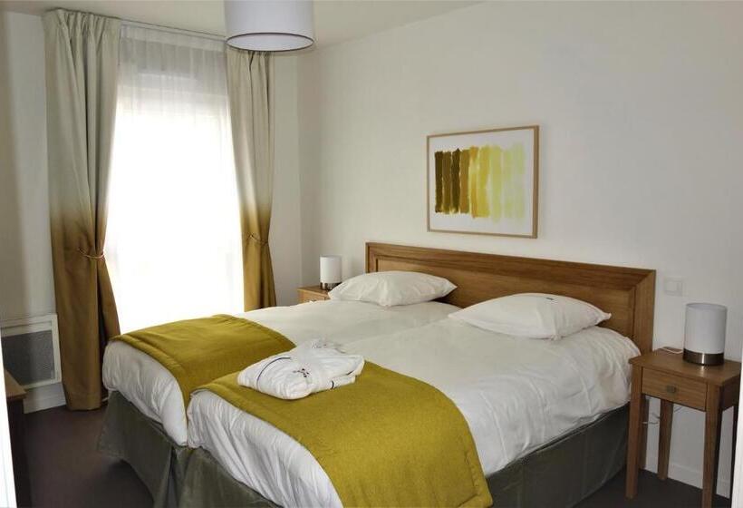 Domitys   Les Robes D Airain