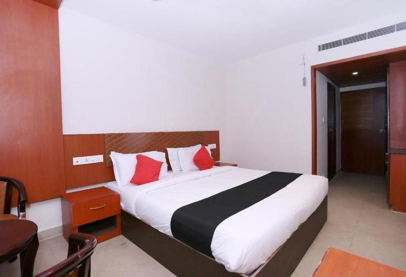 בית מלון כפרי Capital O 30984 The South Gate