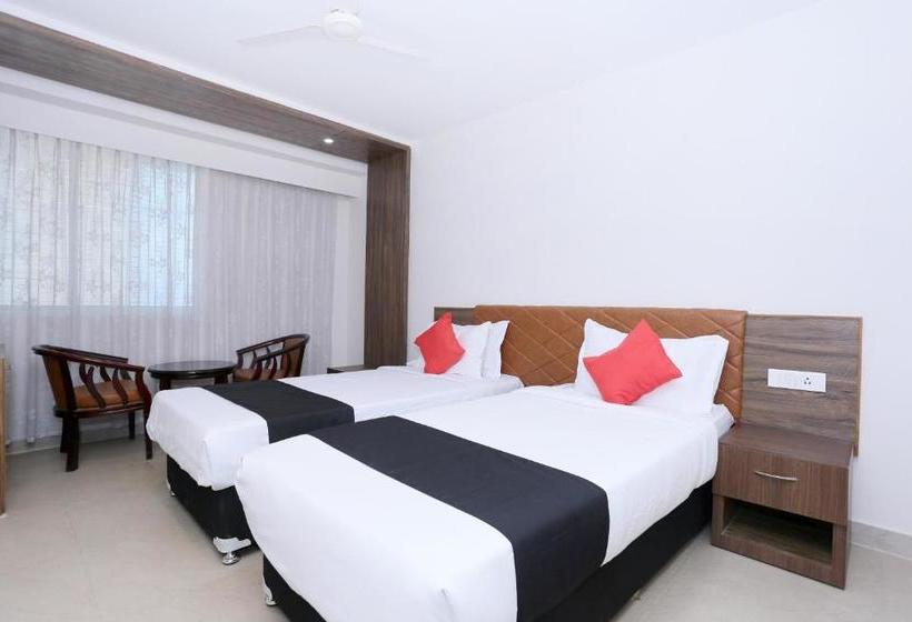 בית מלון כפרי Capital O 30984 The South Gate