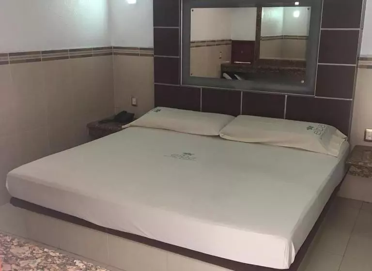 ホテル & Suites Elba